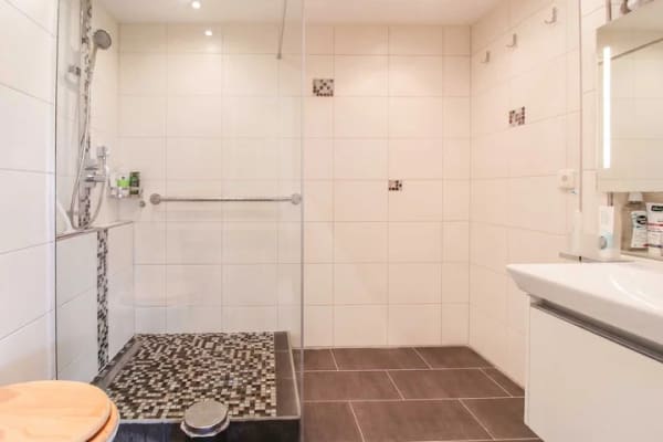 Immobilie in Neuhausen auf den Fildern - Gepflegte 2-Zimmer-Wohnung mit Balkon und Garage in Neuhausen auf den Fildern - Bild 4