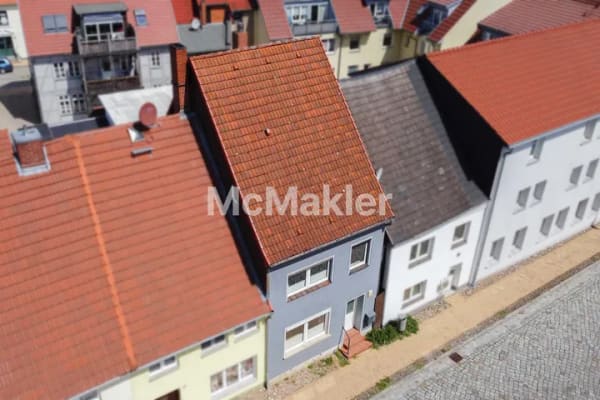 Immobilie in Bernitt - Altstadtjuwel mit Innenhof: RMH inklusive Dachterrasse, Sauna und viel Wohnfläche - Bild 0