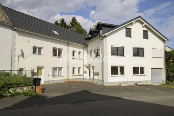 Immobilie in Oberrod - Investieren, gestalten, nutzen: 5-Parteien MFH mit Wertsteigerungspotenzial zur flexiblen Nutzung - Bild 0