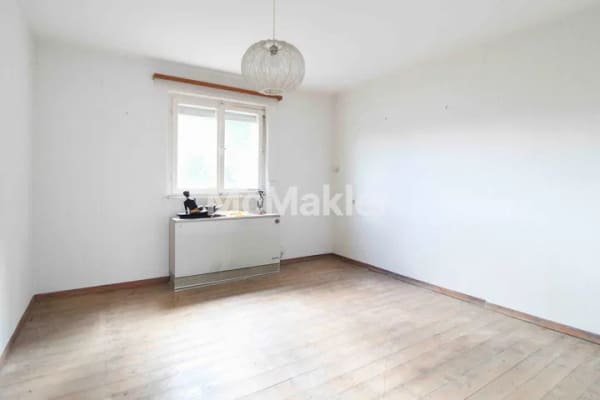 Immobilie in Mühlacker - Einfamilienhaus mit Balkon in ruhiger Randlage von Dürrmenz - Bild 1