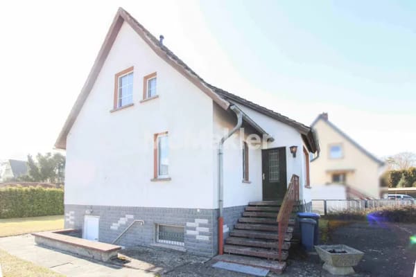 Immobilie in Ueckermünde - Ihr neues Zuhause nahe Stettiner Haff - Einfamilienhaus mit Nebengelass und ruhigem Garten - Bild 1