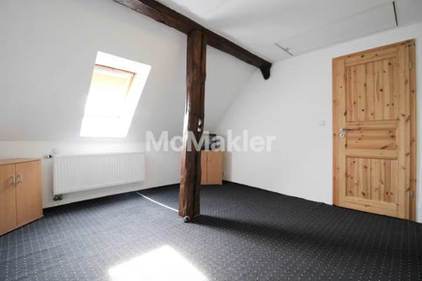 Immobilie in Vollrathsruhe - Zeitloses Wohnen im charmanten Feldstein-Ambiente in Vollrathsruhe-Hallalit - Bild 3