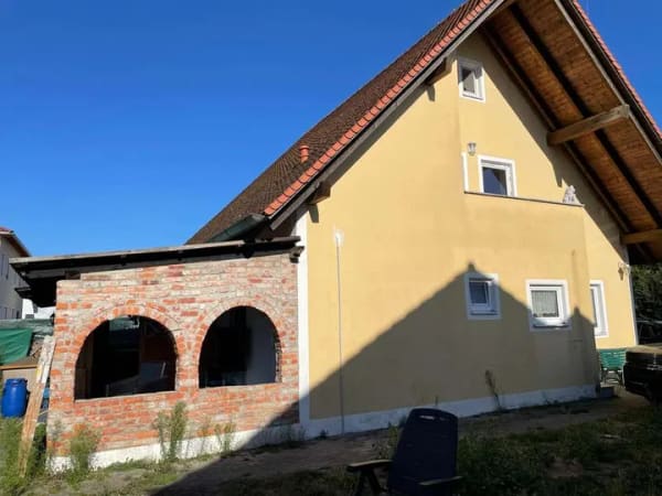 Immobilie in Geisenfeld - Einfamilienhaus auf schönem Grundstück in ruhiger Ortsrandlage - Bild 1
