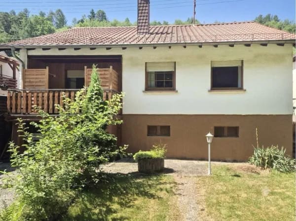 Immobilie in Obernheim-Kirchenarnbach - Freistehendes Einfamilienhaus in Obernheim-Kirchenarnbach – Ihr neues Zuhause mit Garten wartet - Bild 0