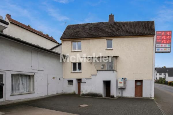 Immobilie in Weinbach - Renovierungsbedürftiges Wohnhaus mit Potenzial für Handwerker in Weinbach - Bild 0