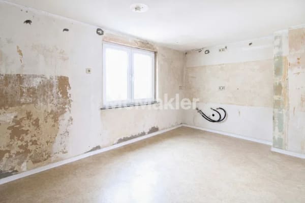 Immobilie in Weinbach - Renovierungsbedürftiges Wohnhaus mit Potenzial für Handwerker in Weinbach - Bild 1
