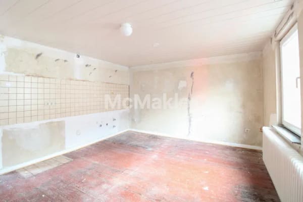 Immobilie in Weinbach - Renovierungsbedürftiges Wohnhaus mit Potenzial für Handwerker in Weinbach - Bild 2