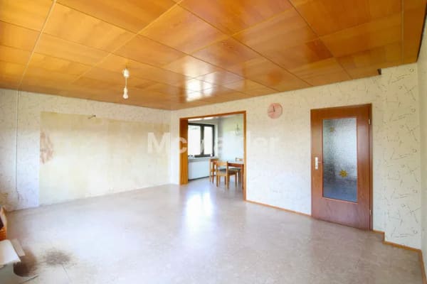 Immobilie in Wohratal - Ruhe, Natur und viele Möglichkeiten – Großzügiges Familienhaus mit sonnigem Eckgrundstück - Bild 2