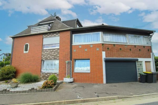 Immobilie in Linnich - Einfamilienhaus mit Garage und separatem großen Gartenbereich in Linnich-Körrenzig - Bild 0