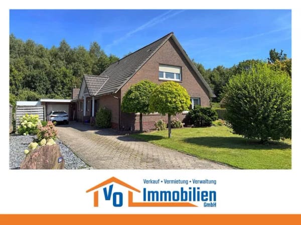 Immobilie in Großefehn - Hier beginnt Ihr Familienglück - Großzügiges Einfamilienhaus mit Garagengebäude in Großefehn - Bild 0