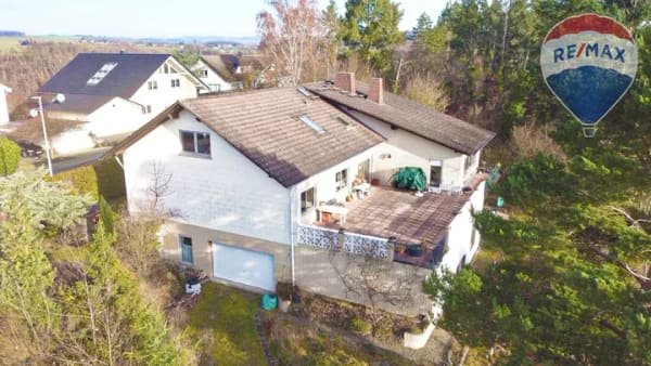 Immobilie in Runkel - GROSSZÜGIGES EIN-/ZWEIFAMILIENHAUS IN RUNKEL MIT GARAGE UND POTENTIAL - Bild 0