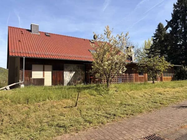 Immobilie in Schöllkrippen - Ihr Zuhause mit Charakter und flexiblen Möglichkeiten! - Bild 2
