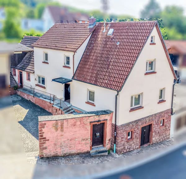 Immobilie in Karlstadt - Älteres EFH in Karlstadt - OT z.vk., ca. 116 m² Wfl, mit Garten und historischem Gewölbekeller - Bild 0