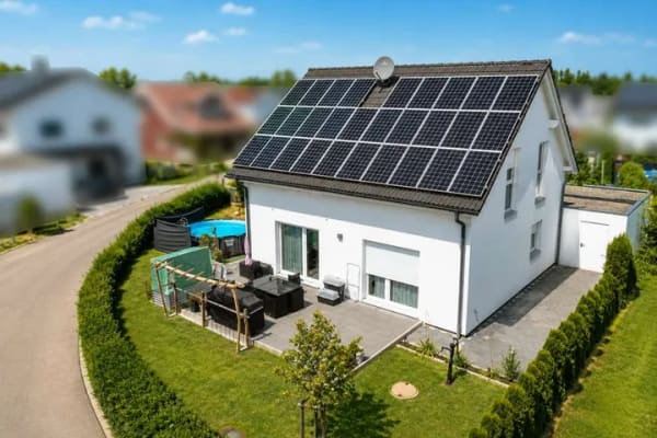 Immobilie in Ruppertshofen - Provisionsfreies Einfamilienhaus mit Photovoltaik, Doppelgarage und gepflegtem Garten - Bild 0
