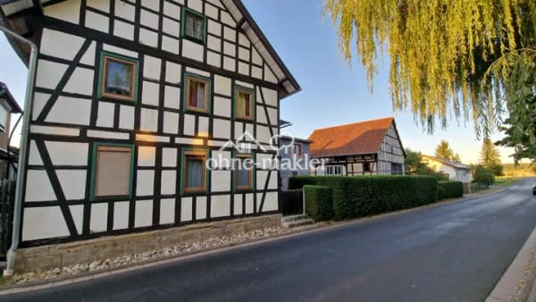Immobilie in Heldburg - Haus mit großem Garten und Obstbaumbestand, ländlich, ruhige Ortsrandlage - Bild 0