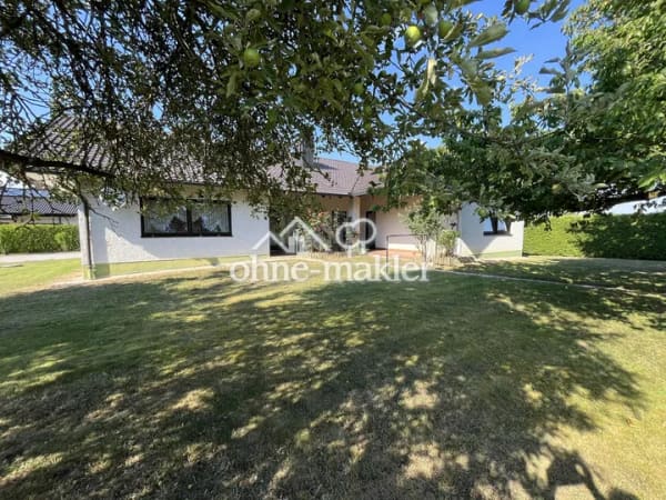 Immobilie in Eichendorf - Großzügiger Bungalow auf 1.850 m² Grundstück mit Dreifachgarage – provisionsfrei in Markt Eichendorf - Bild 0