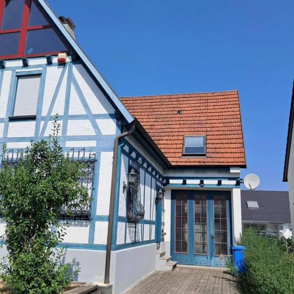 Immobilie in Geislingen - Charmantes Zweifamilienhaus mit Kachelofen in Geislingen bei Balingen – Viel Platz für flexibles Wohnen - Bild 1