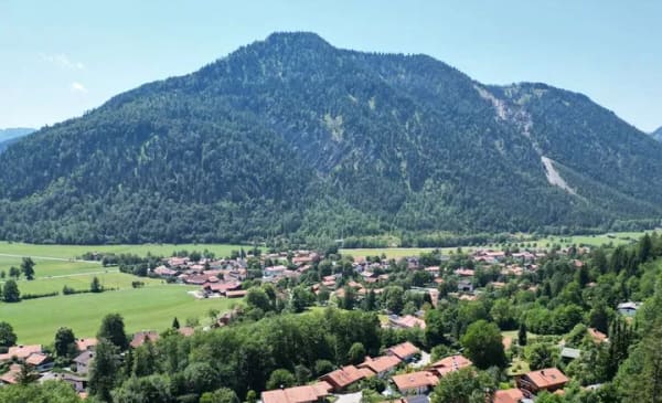 Immobilie in Bayrischzell - Über den Dächern von Bayrischzell – großzügiges Familiendomizil mit traumhaftem Alpenpanorama - Bild 3