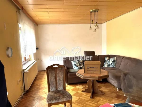 Immobilie in Lauchhammer - Unter 150.000 €: 131 m² Familienhaus mit 4 Schlafzimmern, 2 Bädern und 2 Garagen – provisionsfrei - Bild 1