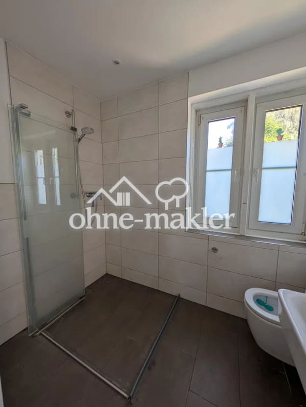 Immobilie in Mittelneufnach - Provisionsfrei -Großzügiges 1-2 Familienhaus, großes Grundstück – ideal für Tierliebhaber - Bild 2