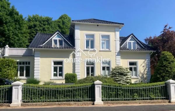 Immobilie in Glückstadt - Einzigartiges Wohnensemble am See: Jugendstilvilla, 3‑Zimmer‑Einliegerwohnung und Wintergarten-Oase - Bild 0