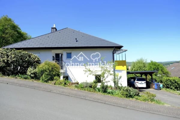 Immobilie in Löhnberg - Haus mit Praxis und Apartment - Bild 1
