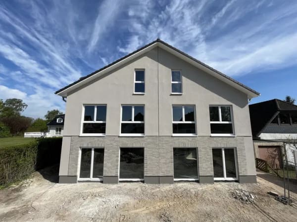 Immobilie in Oststeinbek - Moderner Neubau - 3 Ebenen mit 155m2 auf einem Traumgrundstück - Bild 0