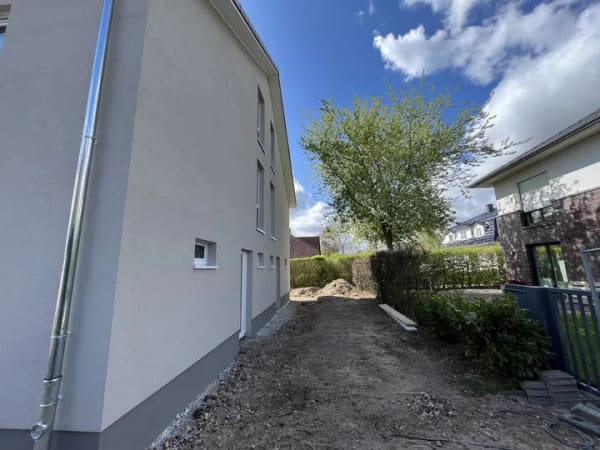 Immobilie in Oststeinbek - Moderner Neubau - 3 Ebenen mit 155m2 auf einem Traumgrundstück - Bild 2