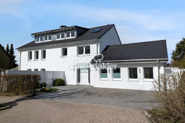 Immobilie in Halver - Großzügiges Zweifamilienhaus mit ca. 389 m² Wohnfläche – ideal für Mehrgenerationen - Bild 0