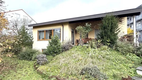 Immobilie in Überlingen - Sofort beziehbares-sonniges Einfamilienhaus mit Einliegerwohnung, 500m bis zum Seeufer - Bild 0