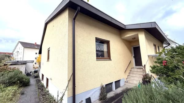 Immobilie in Überlingen - Sofort beziehbares-sonniges Einfamilienhaus mit Einliegerwohnung, 500m bis zum Seeufer - Bild 1