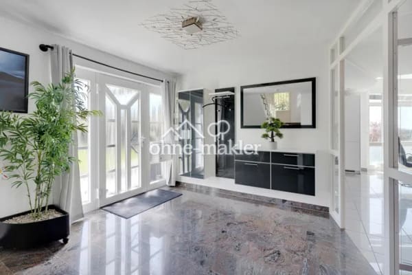 Immobilie in Oppenweiler - Hochwertiges Haus mit Wellnessbereich, Dachterrasse und vielseitigen Nutzungsmöglichkeiten - Bild 4