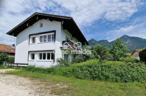 Immobilie in Marquartstein - Großzügiges Wohnhaus mit viel Potenzial und in bester Lage - Bild 0
