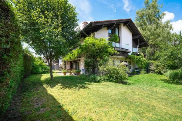 Immobilie in Wolfratshausen - Demnächst bezugsfrei - Großzügiges Reiheneckhaus mit großem Garten - Bild 1