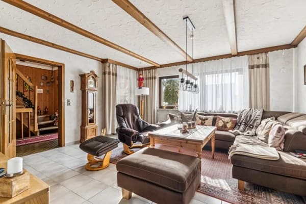 Immobilie in Wäschenbeuren - Kauf mit Rückanmietung: Stilvolles Reihenhaus mit Ausbaupotenzial und Wintergarten - Bild 4