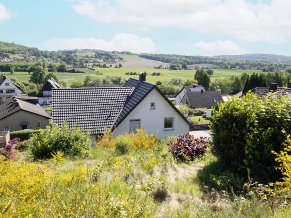 Immobilie in Hiddenhausen - Wohnen mit Aussicht: Charmantes Einfamilienhaus in ruhiger Höhenlage von Hiddenhausen - Bild 0