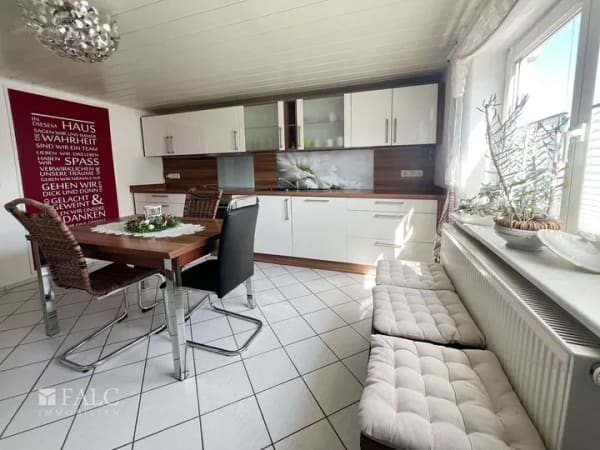 Immobilie in Nessetal - Landhaus mit Scheune und hübschem Garten - Bild 3