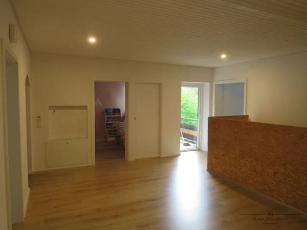 Immobilie in Sulzbach-Rosenberg - Ihr neues Zuhause: Freistehendes Einfamilienhaus mit idyllischem Gartengrundstück und Innenpool - Bild 3