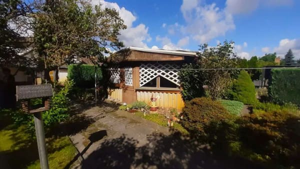 Immobilie in Coswig (Anhalt) - Beziehbares Haus mit Garten, Gartenhaus, Carport und Doppelgarage - auch für größere Familien - Bild 4