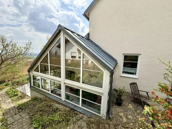 Immobilie in Bruckberg - Einfamilienhaus mit großem Garten und Fernblick - Bild 4