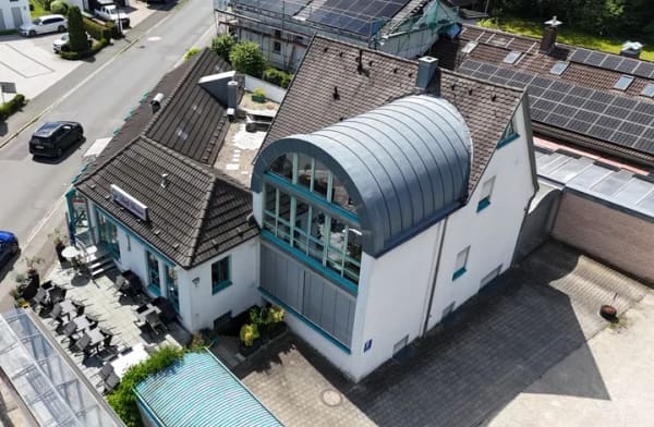 Immobilie in Rückersdorf - Großzügiges, Top ausgestattetes Wohnhaus mit Gewerbeeinheit sucht Unternehmer/-in - Bild 0
