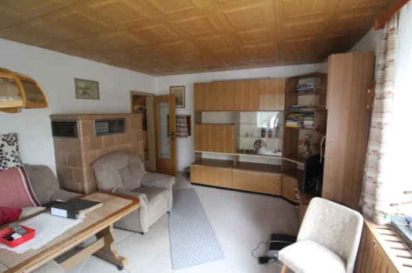 Immobilie in Limbach-Oberfrohna - Einfamilienhaus zum Ausbau/Sanierung in schöner Lage - Bild 2