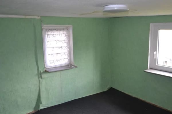 Immobilie in Gersdorf - Altes Wohnhaus mit Anbau und zwei Garagen auf schönem Grundstück - Bild 1