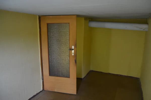 Immobilie in Gersdorf - Altes Wohnhaus mit Anbau und zwei Garagen auf schönem Grundstück - Bild 4