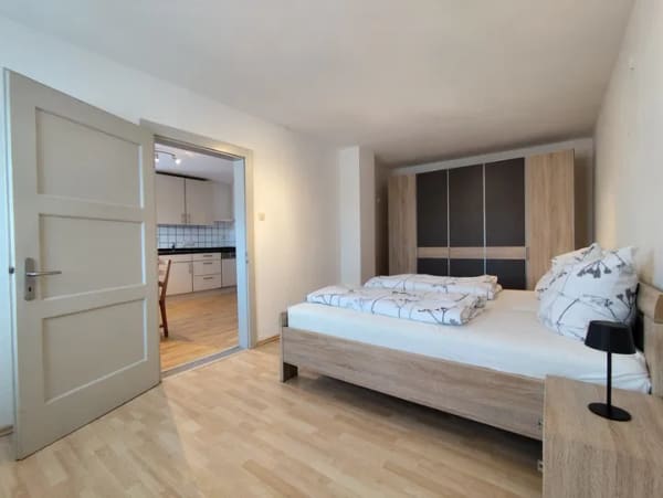 Immobilie in Kupferberg - Saniertes Juwel in 95362 Kupferberg: Kamin-Romantik, neue Aufdachdämmung und große Sonnenterrasse! - Bild 2