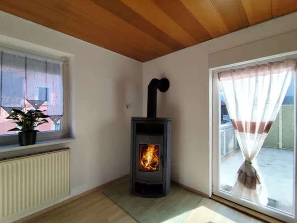 Immobilie in Kupferberg - Saniertes Juwel in 95362 Kupferberg: Kamin-Romantik, neue Aufdachdämmung und große Sonnenterrasse! - Bild 4