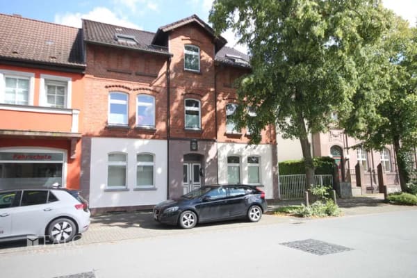 Immobilie in Holzminden - Preis gesenkt!
Repräsentative Stadtvilla mit traumhaftem Garten
4-5 Wohneinheiten in zentraler Lage - Bild 1