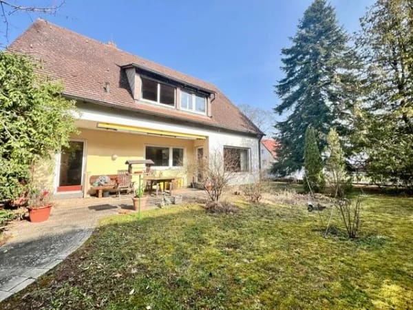 Immobilie in Abenberg - Großes Grundstück - Haus mit 2 Einheiten in Abenberg. - Bild 0