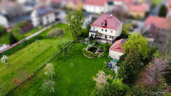 Immobilie in Coswig - + ESDI + Einzigartige Villa auf einem 2.500 m2 Traumgrundstück mit Blick in die Elbauen in Coswig! - Bild 4