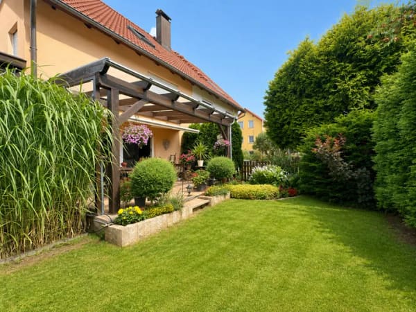 Immobilie in Wachau - +ESDI+ Familienglück auf vier Ebenen: Architektenhaus mit offener Küche, Kamin und ganz viel Platz! - Bild 0